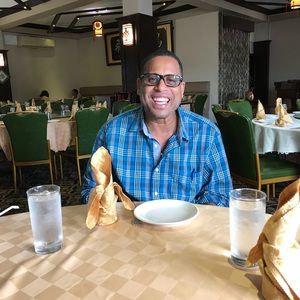 Meet your Posher, Hopeian